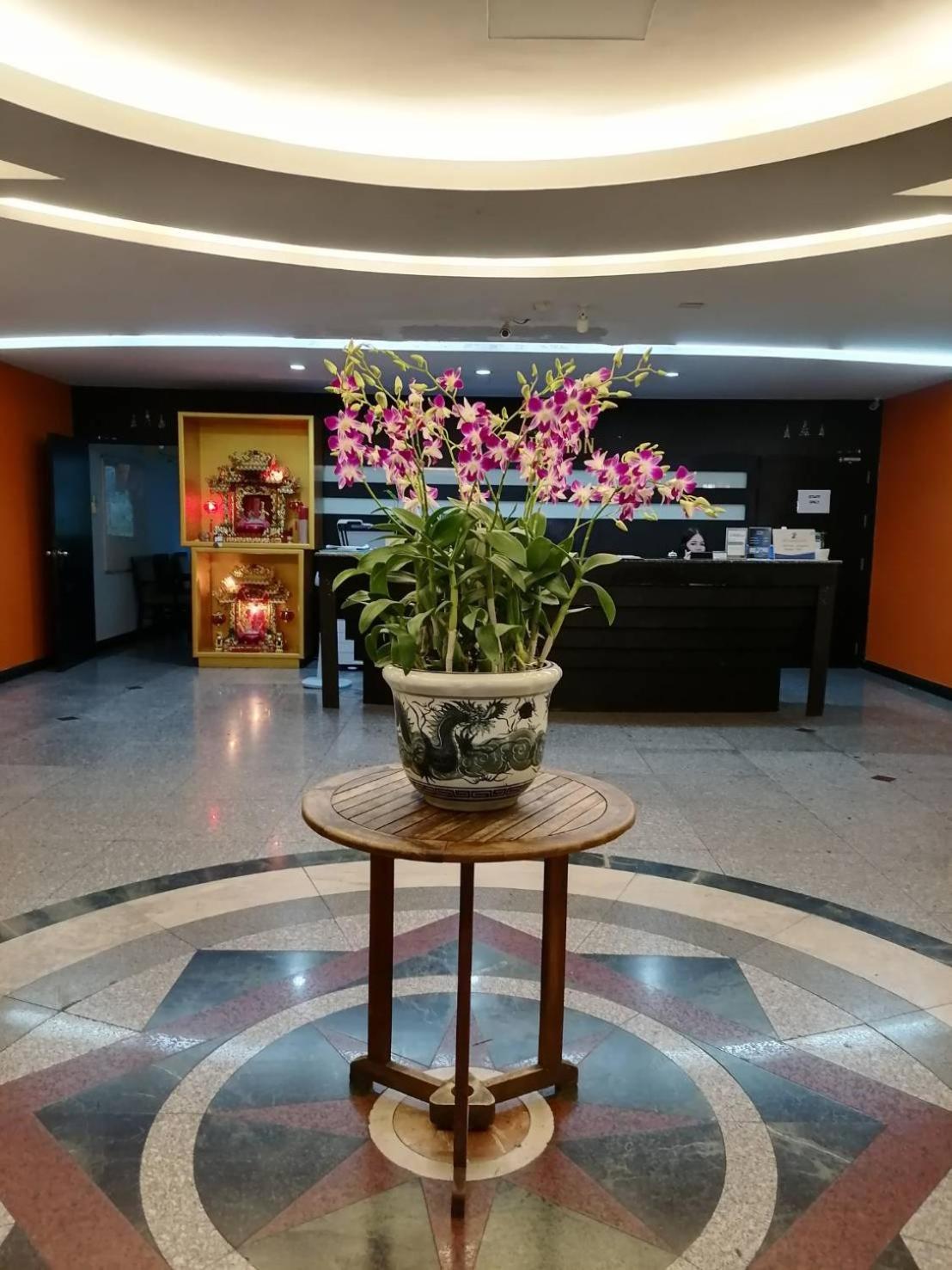 全合一套房酒店 曼谷 外观 照片